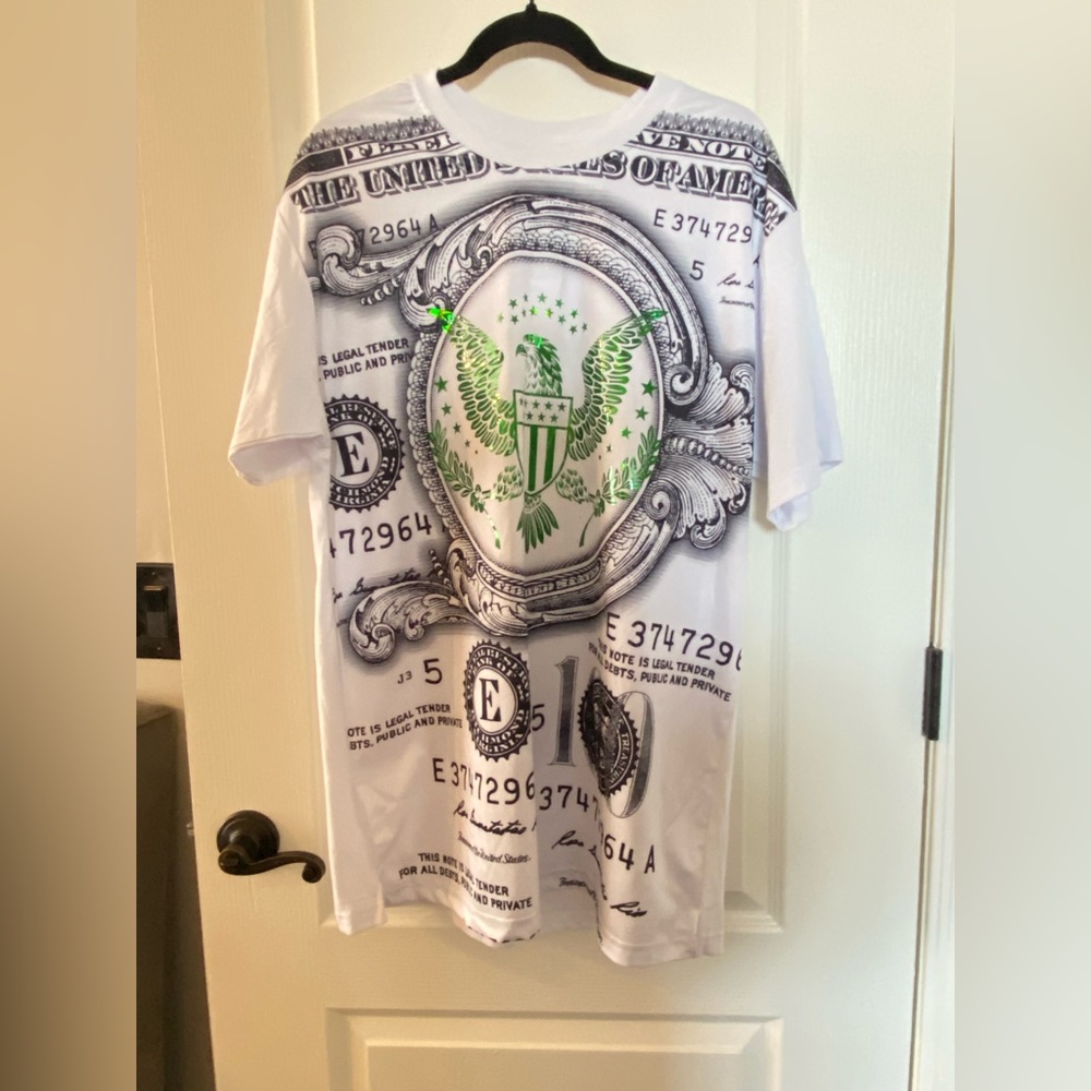 NWT Victorious Green Eagle Shirt